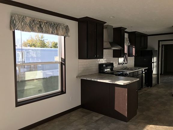 2nd image of 228 Golfview Ct #78