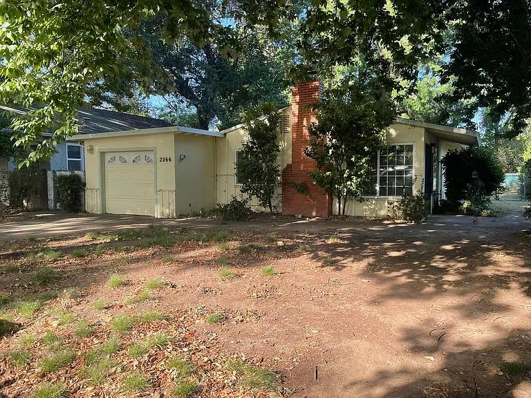 2266 Washington Ave — Photo 1