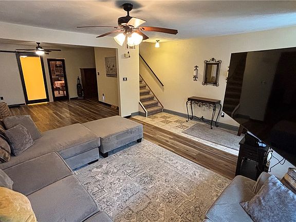 4th image of 415 Agatha St