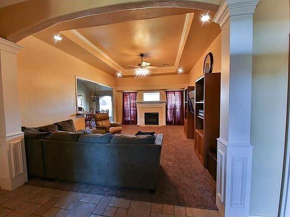 3rd image of 1701 Fairmont Ln