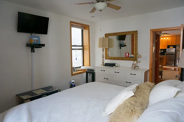 Rented by Compass | media 14