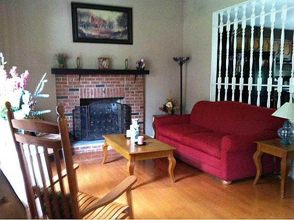 4th image of 6 Byrd St