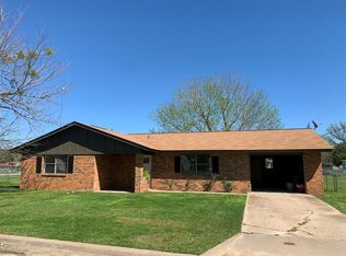 911 Chestnut St, Hico, TX 76457