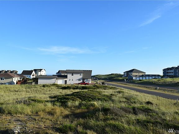 3rd image of 1416 Ocean Shores Blvd SW