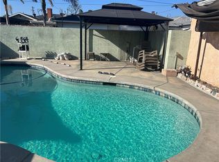 10019 Rosecrans Ave, Bellflower, CA 90706