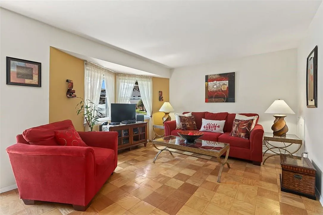 11 Regents Place #E photo 1