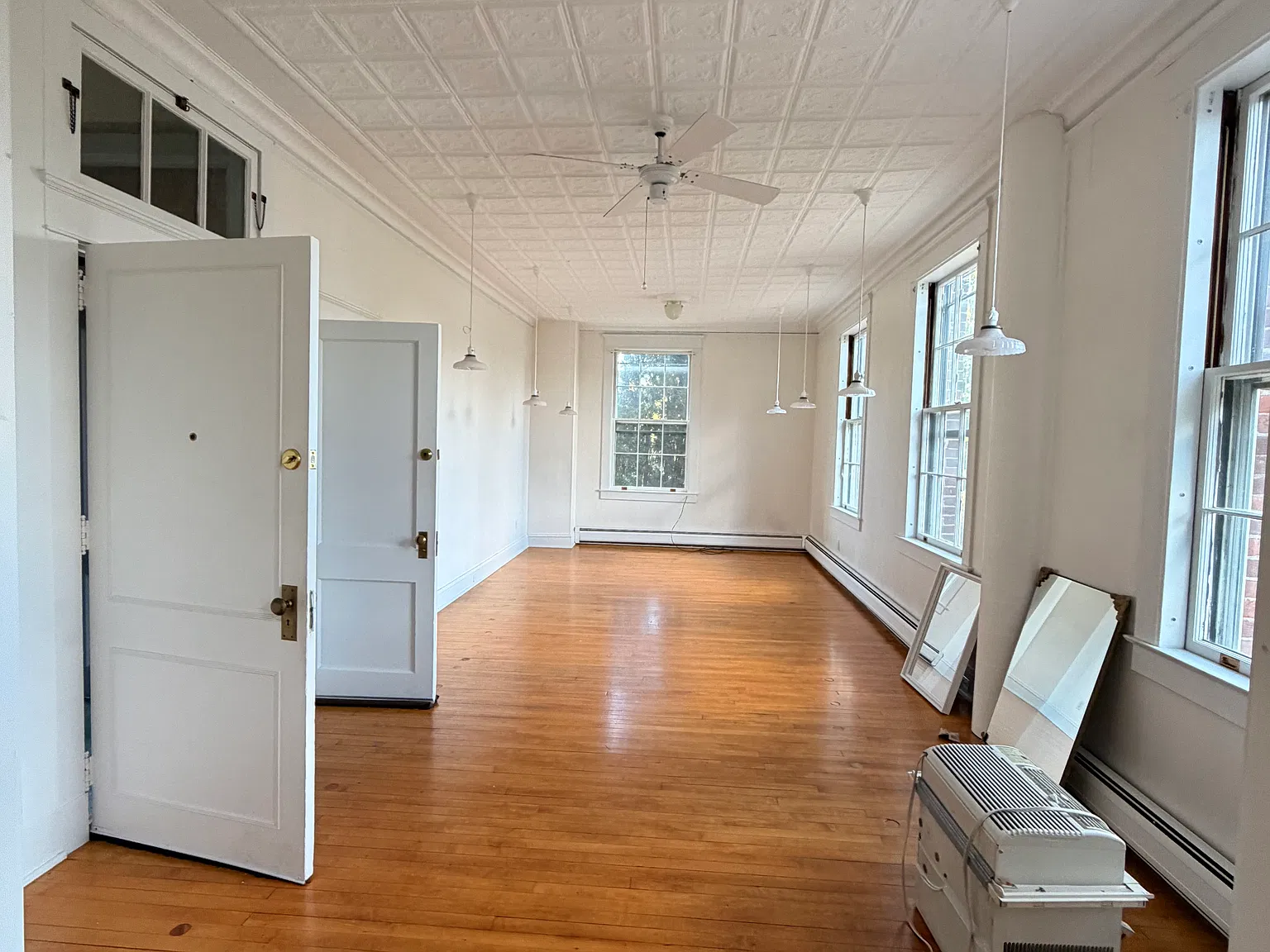 2 bed, 1400 sqft, $2,200 — Photo 4
