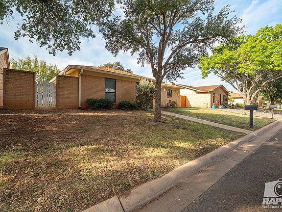 3rd image of 3701 Driftwood Dr