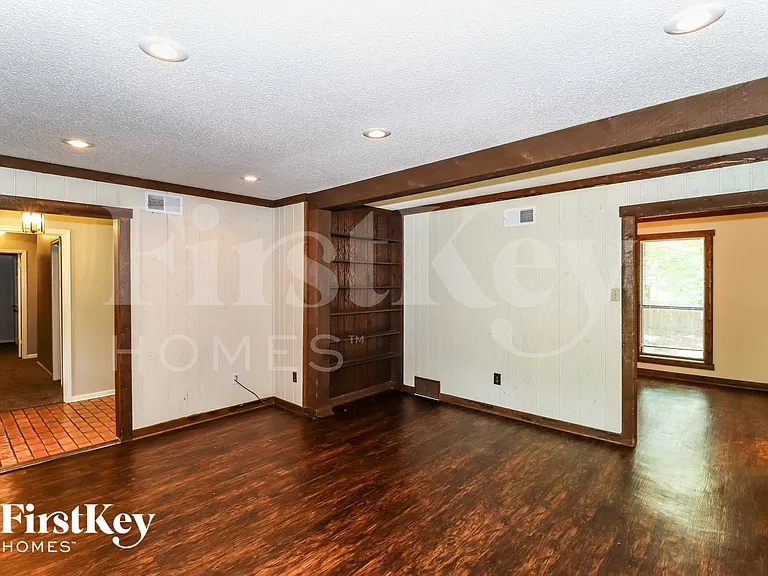 8583 Grandbury Pl — Photo 4
