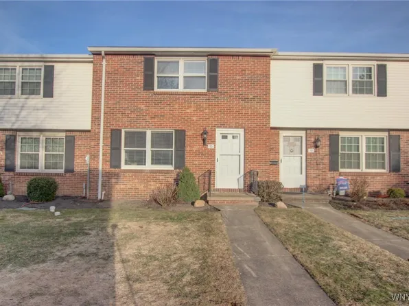 15 Wimbledon Ln, West Seneca, NY 14224