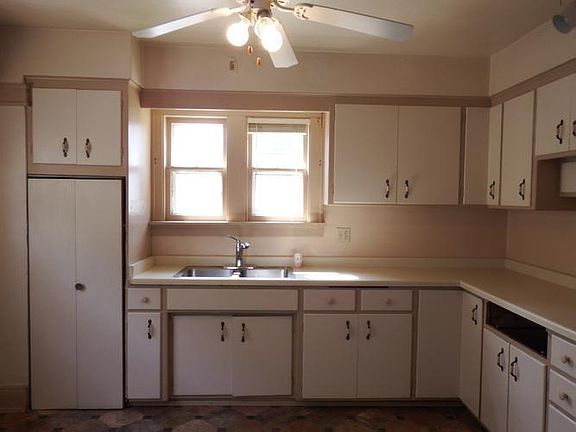 lower kitchen
