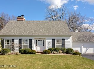 739 S Country Dr, Barrington, IL 60010