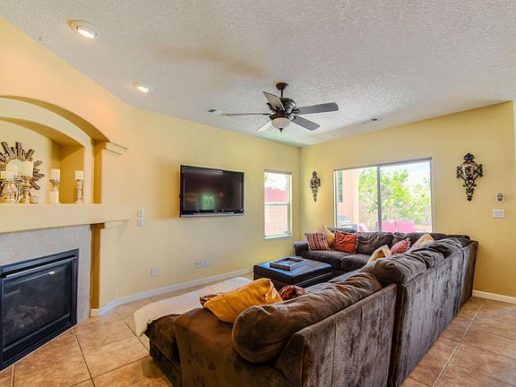 4th image of 307 Tierra Rosa Pl NE