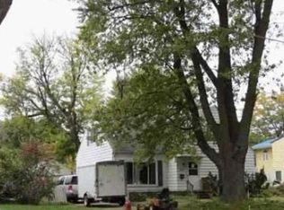 1914 W 6th St, Waterloo, IA 50702