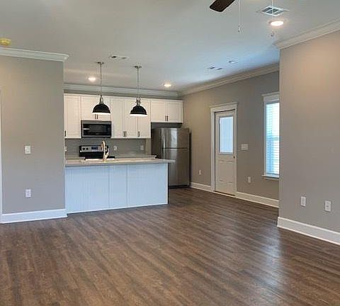 3rd image of 7466 Autumn Trace Blvd