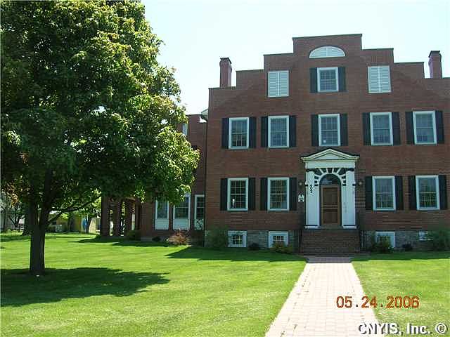 1st image of 402 General Smith Dr