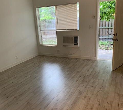 2nd image of 1705 NW 8th Pl #B