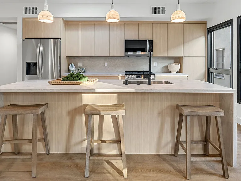 132 S Oakhurst Dr #3 — Photo 3