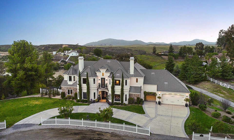 1st image of 33120 Vino Way