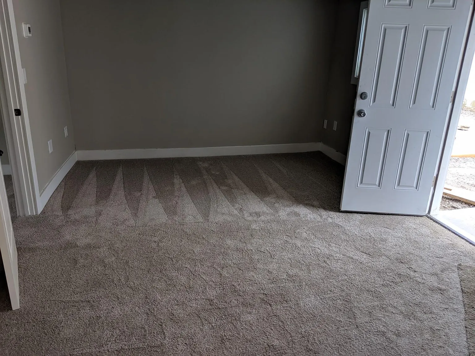 2 bed, 700 sqft, $1,200 — Photo 2