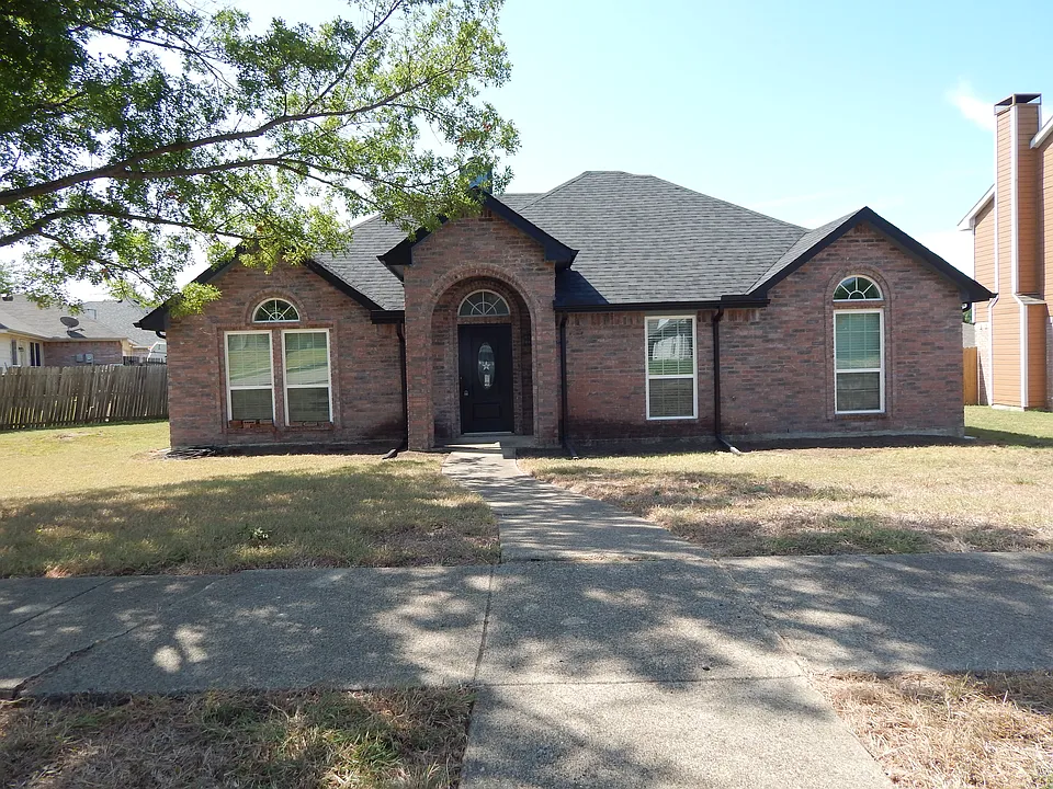 1412 Wesley Dr