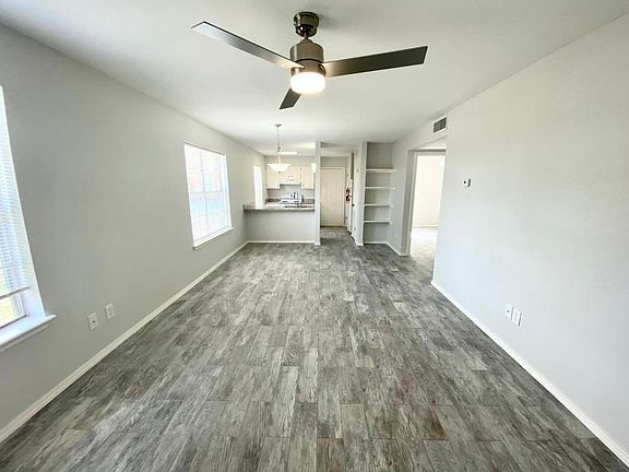 2nd image of 1006 W Kelly Ave APT E