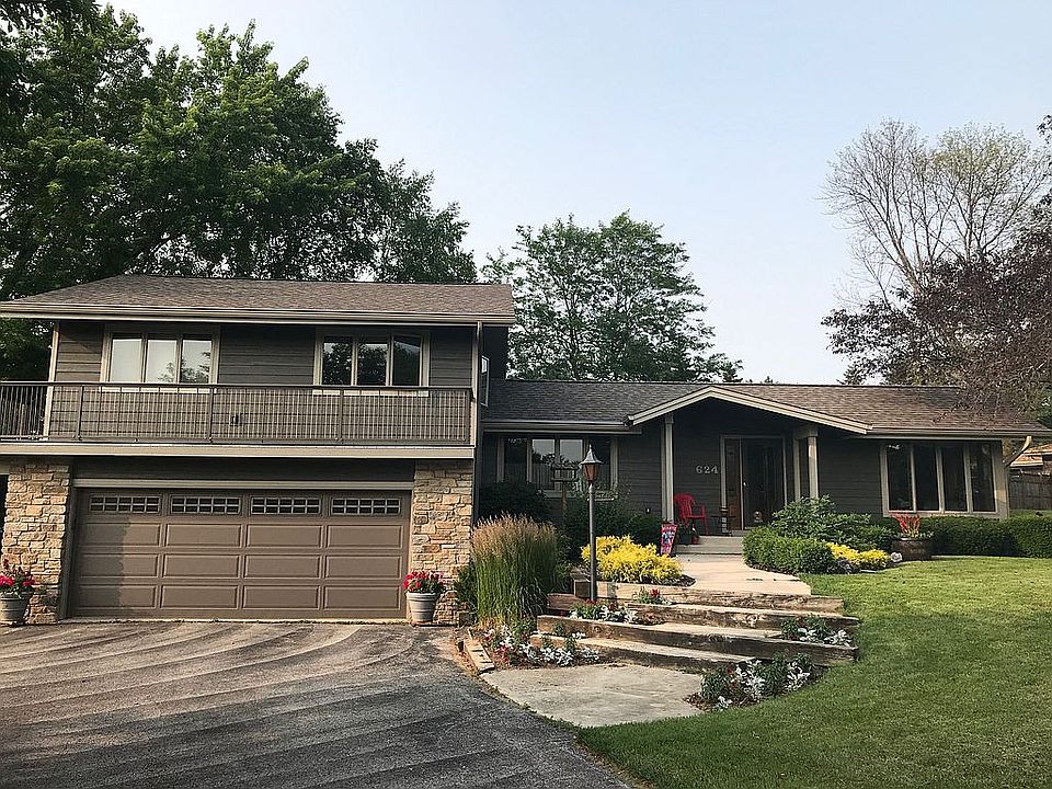 1st image of 624 Huron Ave