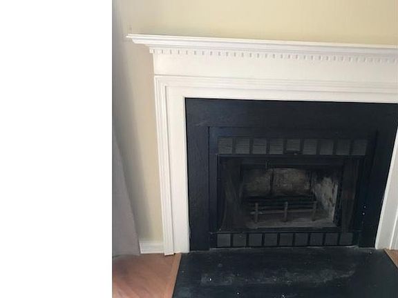 3rd image of 105 Teal Ct