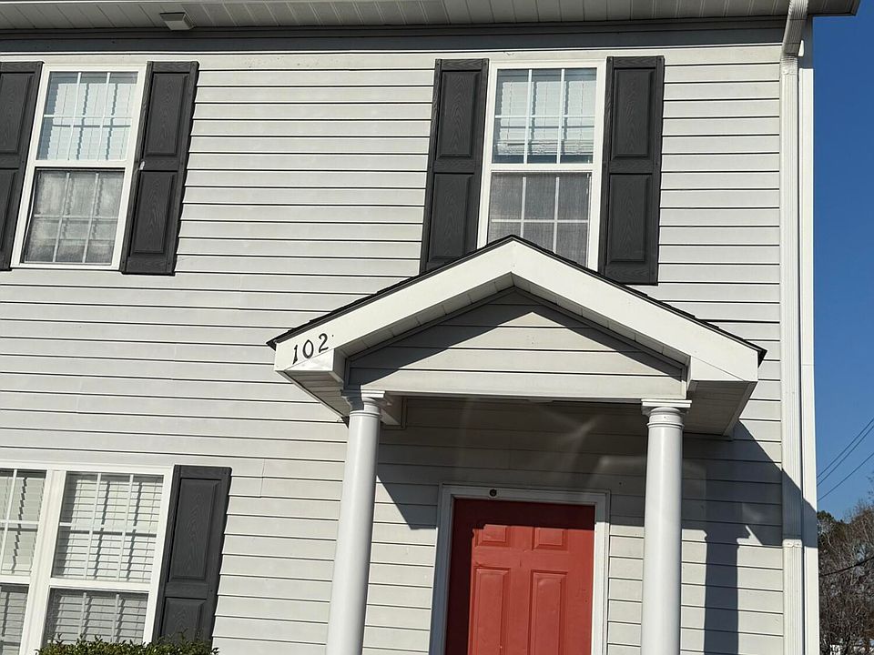 1st image of 102 Lincoln Place Circle
