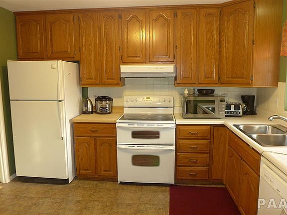 5th image of 2340 W Carriage Ln