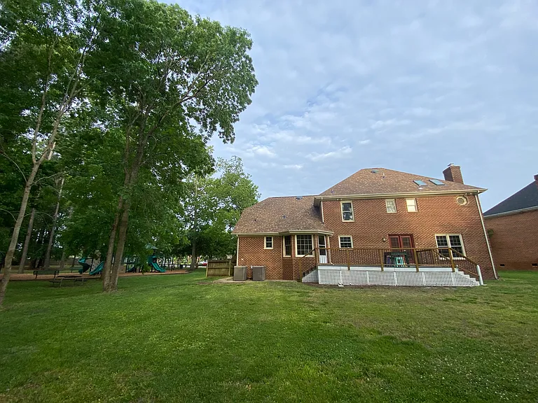 1672 Grey Friars Chase — Photo 3
