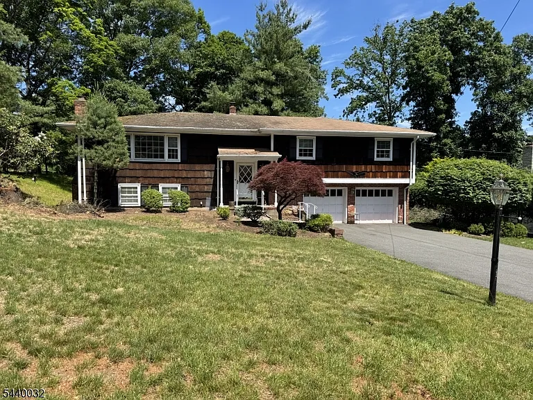 76 Cider Mill Rd — Photo 2