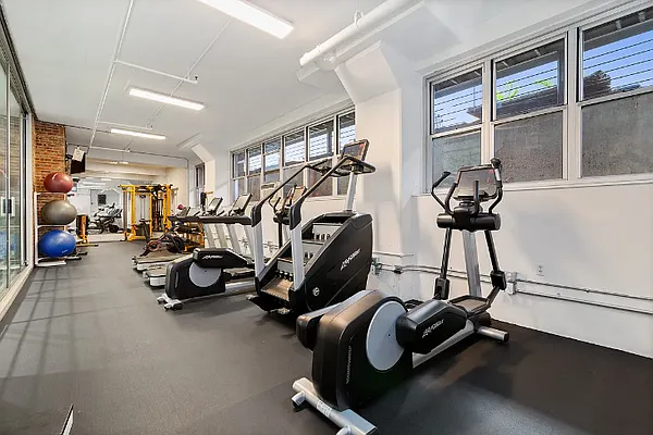 Rented by REAL New York | media 23