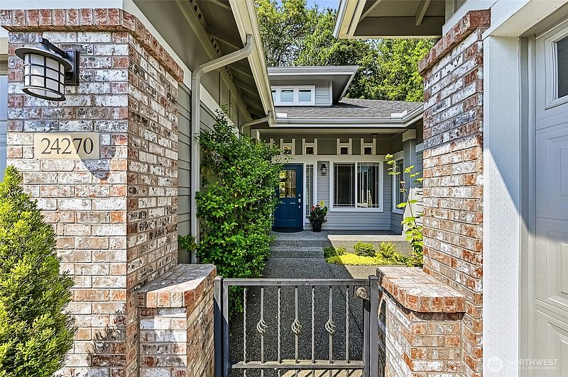 4th image of 24270 NE 131st Terrace