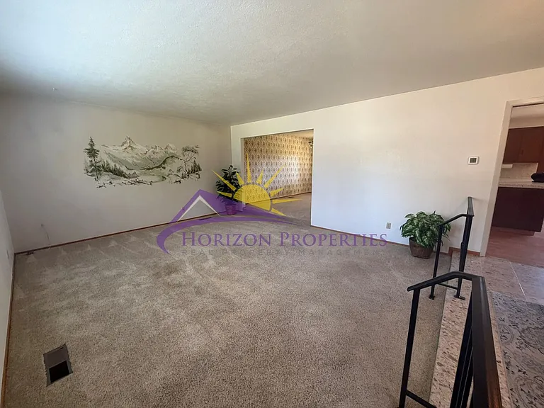4939 Durland Way — Photo 6