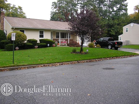 3rd image of 42 Maryland St