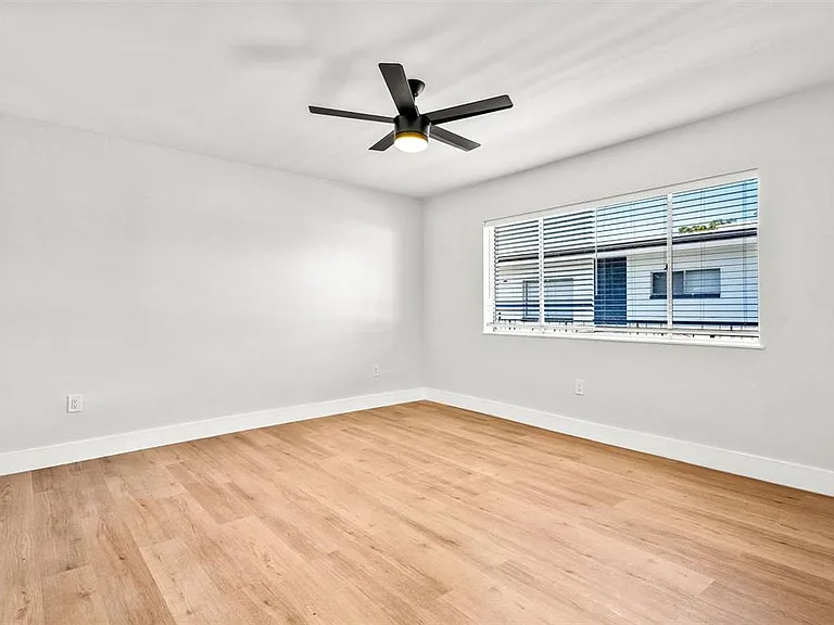 300 S Nimbus Ave #6 — Photo 5