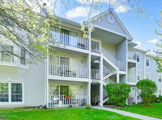 116 Raintree Ln, Mahwah, NJ 07430
