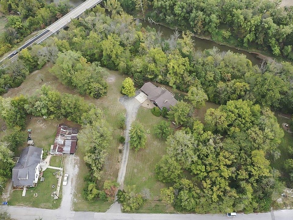 131 E Front St, Moscow Mills, MO 63362 Zillow