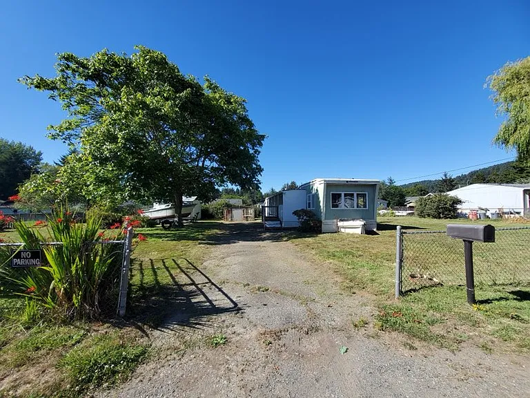 2440 Dodane Ave — Photo 1