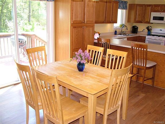 4th image of 78 Valley Forest Rd