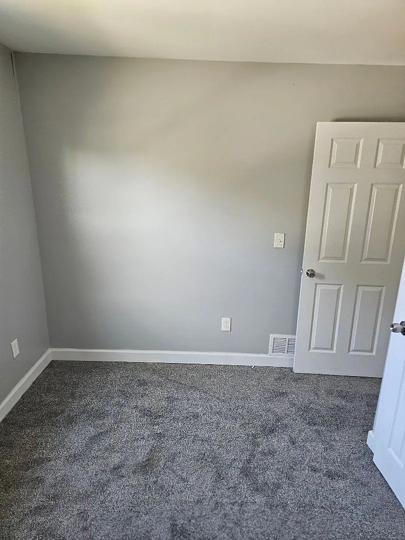 5056 Bewick St, 3 Beds | 1 Full Bath | For Rent — Photo 3