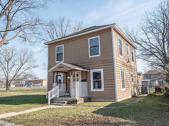 2nd image of 909 Church St