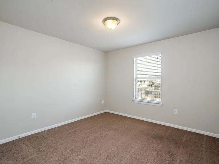156 Triumph Rd — Photo 18