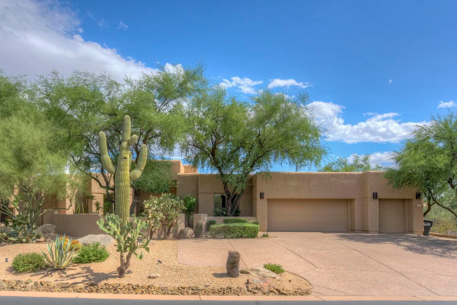 3 bed, 3.0 bath, 3000 sqft, $9,700 — Photo 3