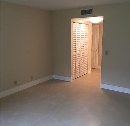 2nd image of 430 Lakeview Dr APT 104