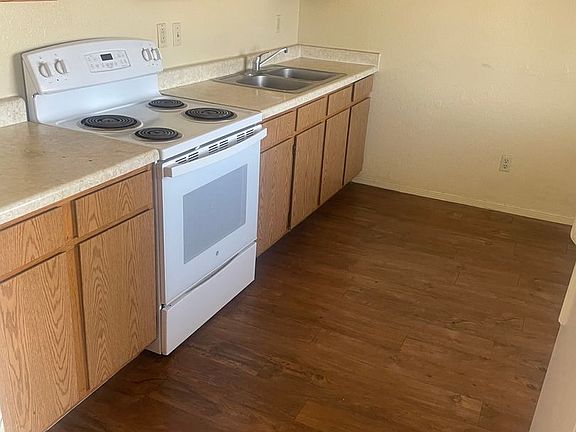 4th image of 1800 S Espina St #16