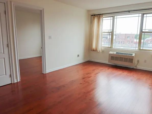 40-40 75th St #5F, Elmhurst, NY 11373