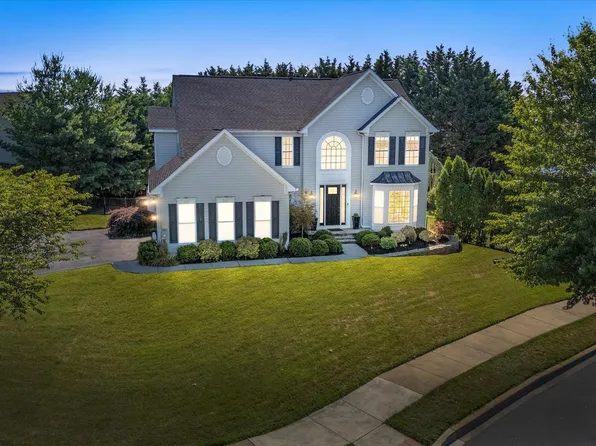 701 Pinewood Dr, Middletown, DE 19709