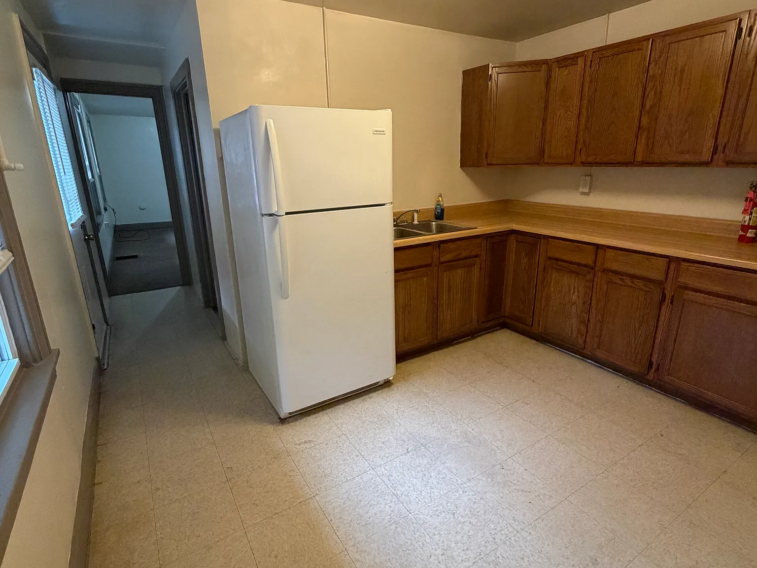 2 bed, 650 sqft, $1,100 — Photo 3